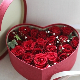 Red Rose Heart Box